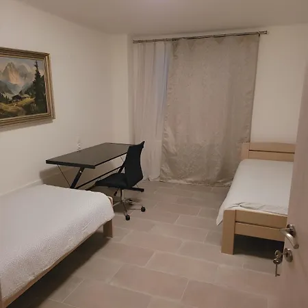 Spacious 4 Bedroom By Agios Dimitrios * Thessaloniki
