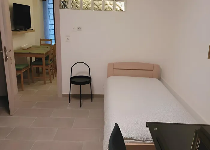 Spacious 4 Bedroom By Agios Dimitrios * Thessaloniki