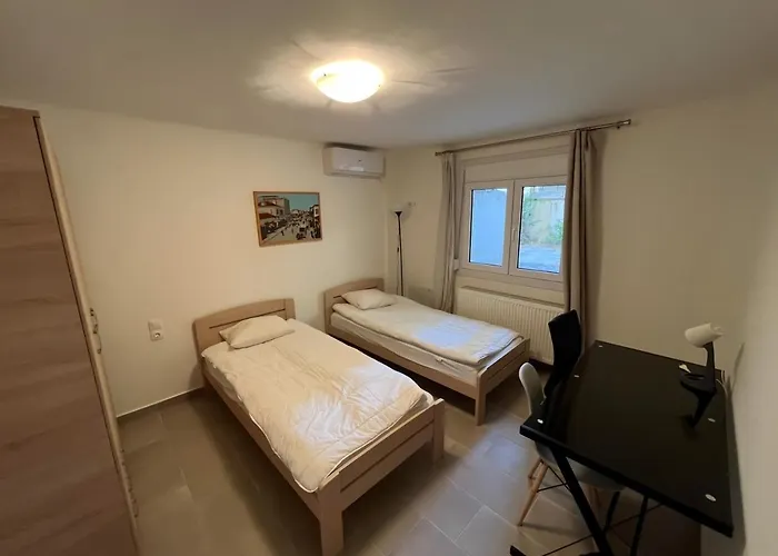 아파트 Spacious 4 Bedroom By Agios Dimitrios