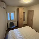 Spacious 4 Bedroom By Agios Dimitrios * Salonic