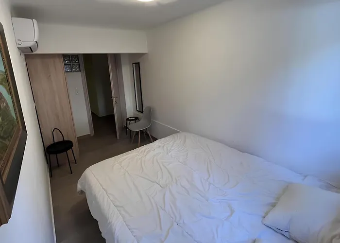 Spacious 4 Bedroom By Agios Dimitrios * Thessaloníki